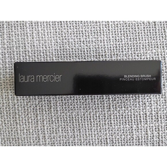 LAURA MERCIER Blending Brush | NIB - Picture 5 of 5